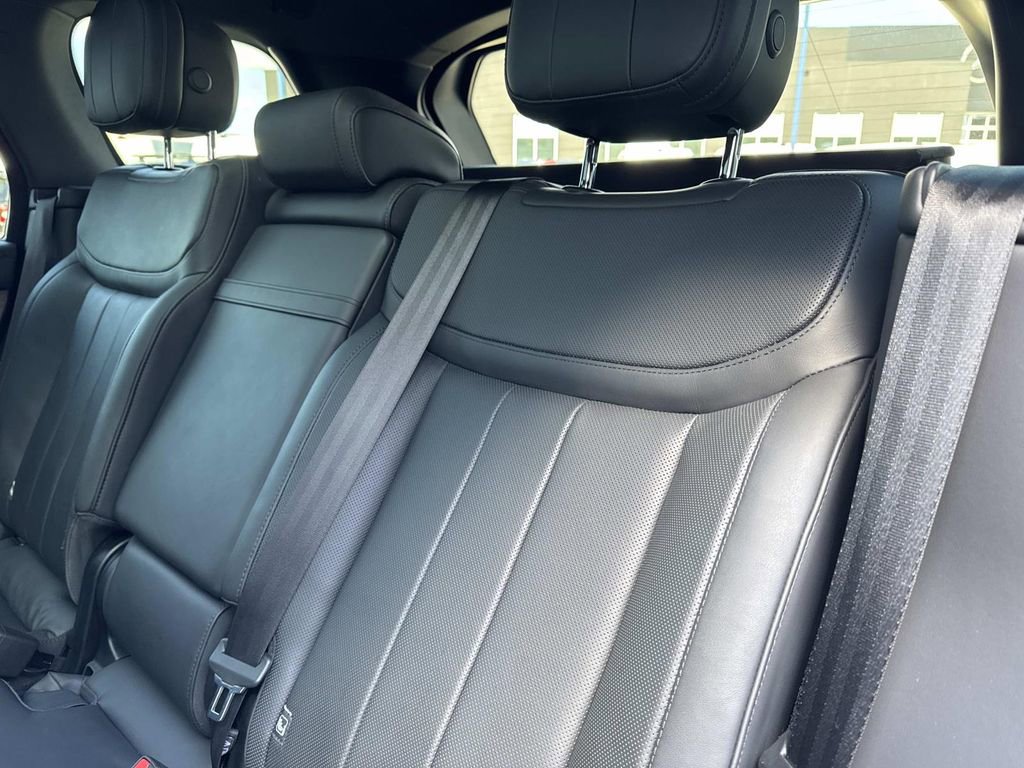 Certified 2023 Land Rover Range Rover SE AWD/4WD image 15
