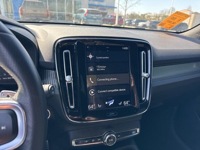 Used 2020 Volvo XC40 T5 R-Design w/ Protection Package image 11