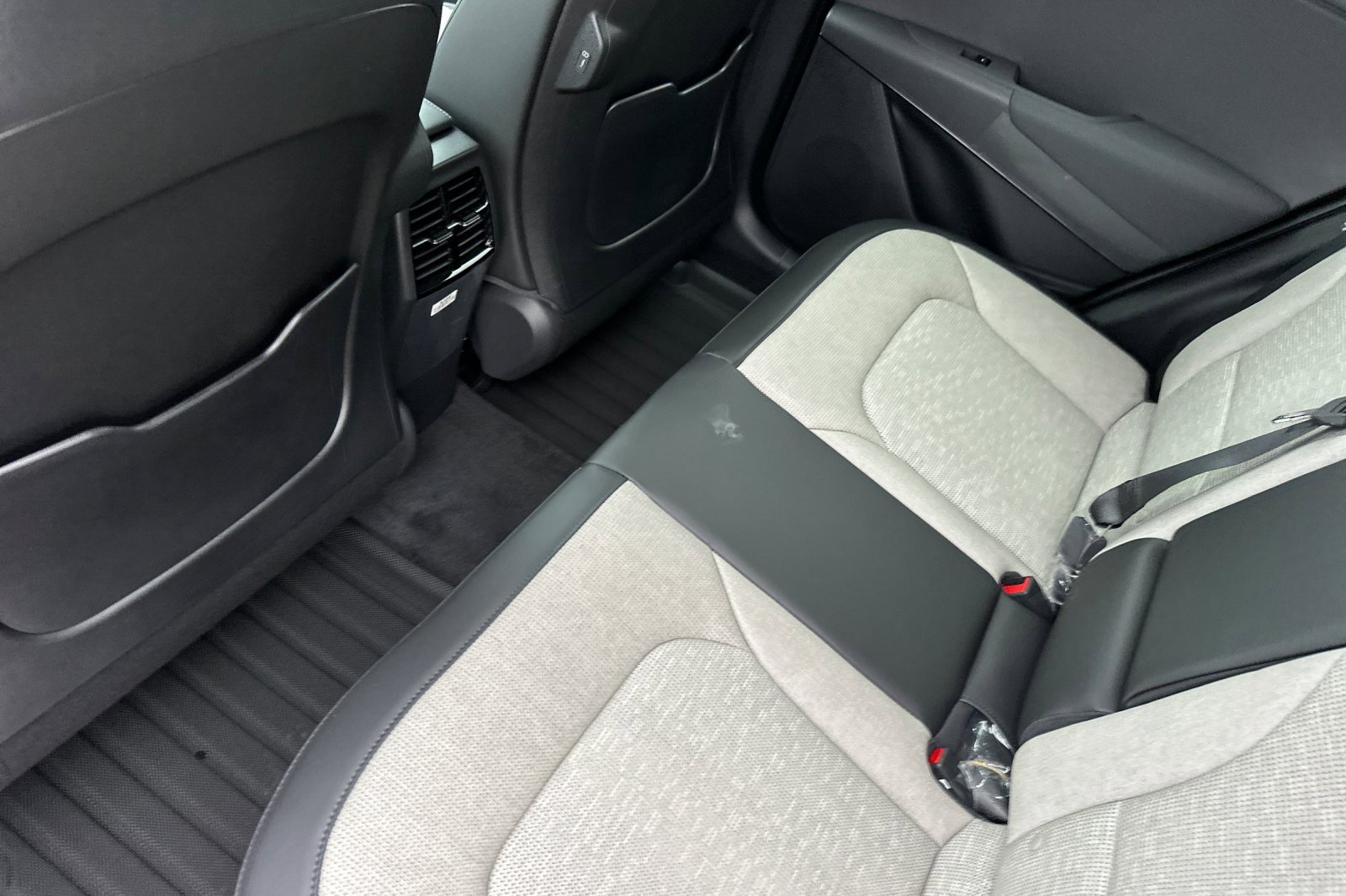 New 2025 Kia Niro SX Touring image 8