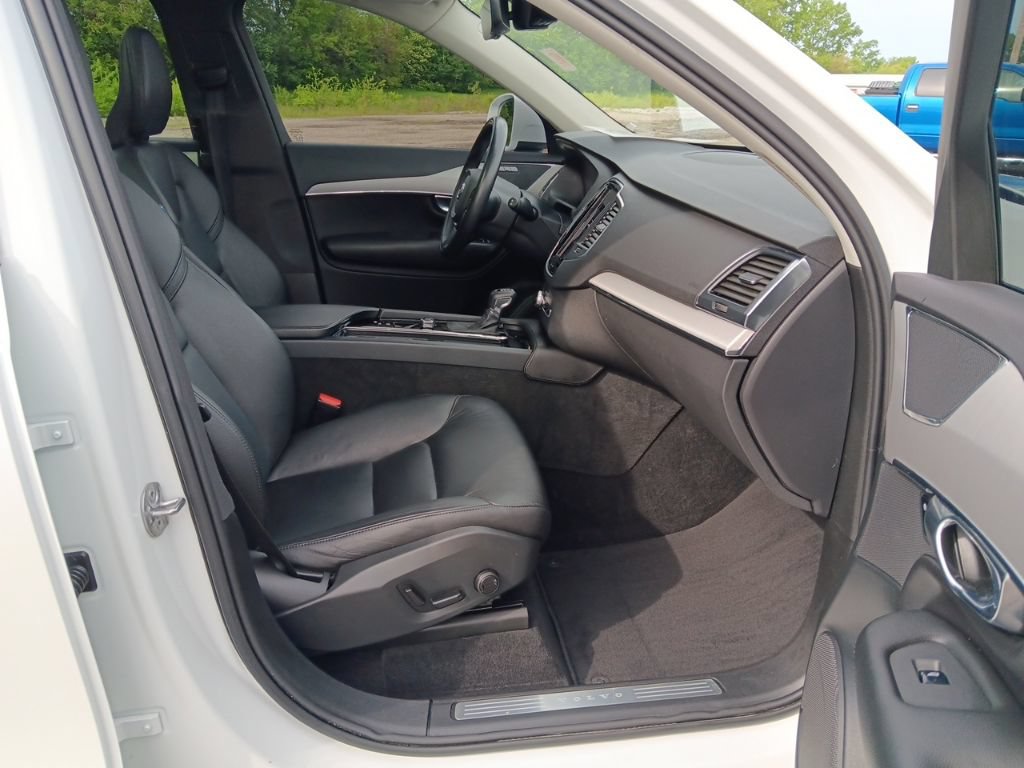 Used 2022 Volvo XC90 T5 Momentum AWD/4WD image 37