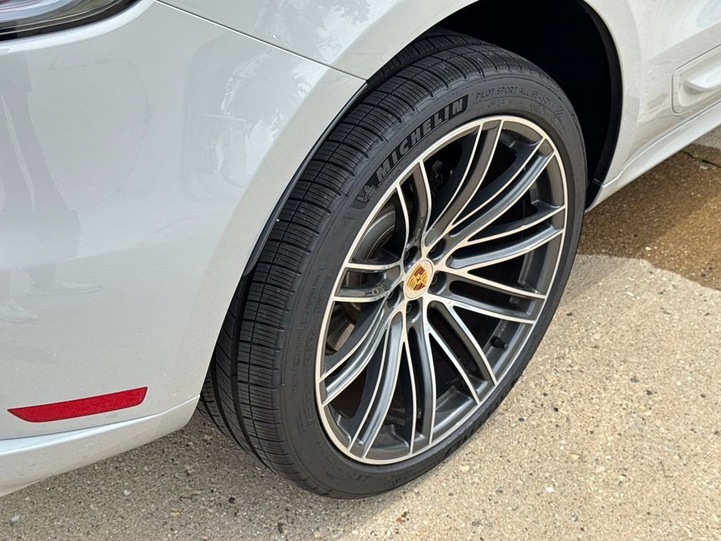 Used 2026 Porsche Macan AWD/4WD image 45