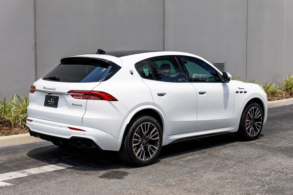 Certified 2023 Maserati Grecale Modena AWD/4WD image 5