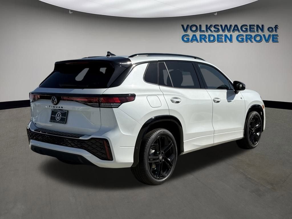 New 2026 Volkswagen Tiguan SE R-Line image 7