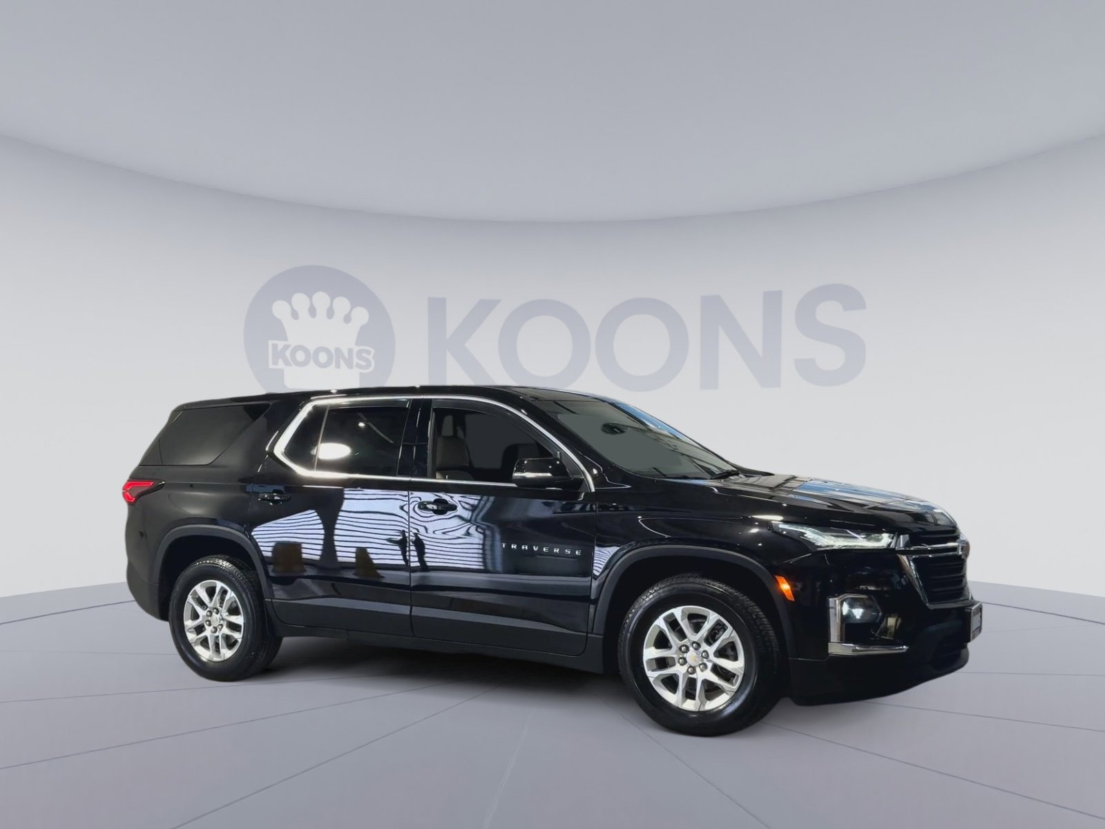 Used 2023 Chevrolet Traverse LS w/ Safety Package image 2