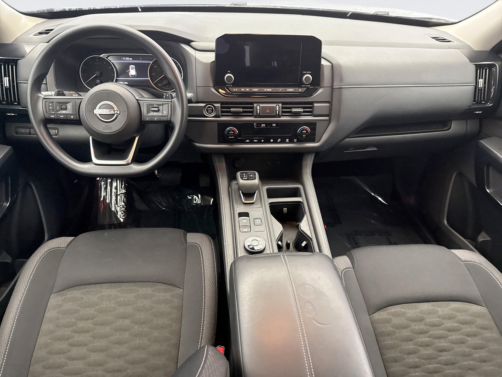 Used 2024 Nissan Pathfinder S image 14