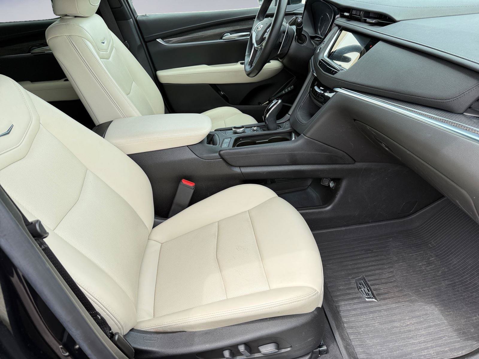 Used 2023 Cadillac XT5 Sportv w/ LPO, Floor Liner Package AWD/4WD image 19