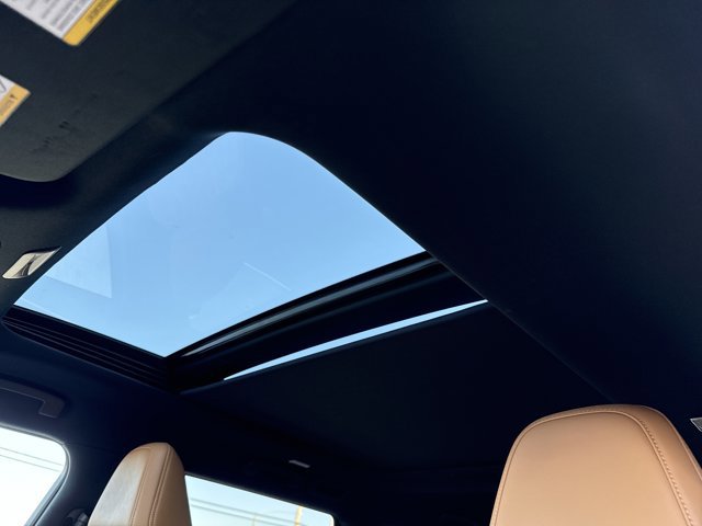 Certified 2025 Nissan Armada Platinum Reserve image 26