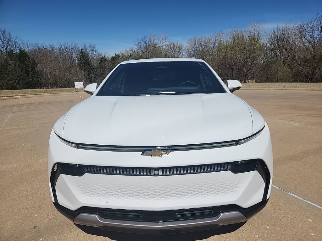 Certified 2025 Chevrolet Equinox EV LT w/ Convenience Package image 3