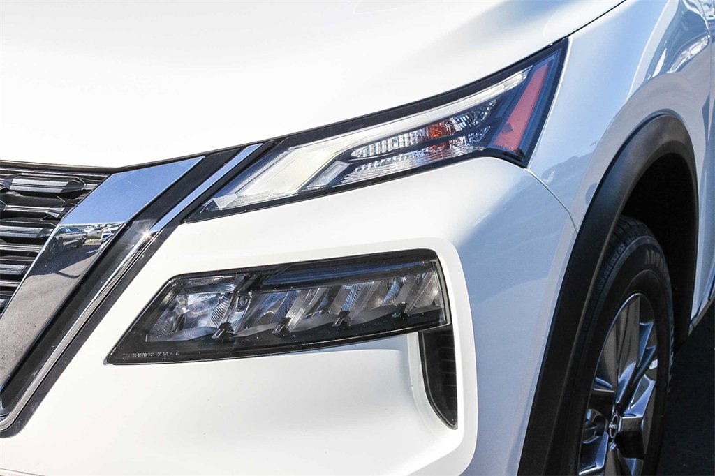 Used 2023 Nissan Rogue S image 4