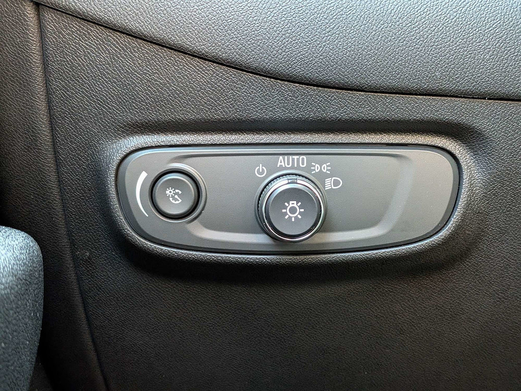 Used 2022 Chevrolet Equinox RS AWD/4WD image 24