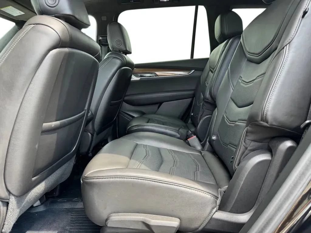 Used 2024 Cadillac XT6 Sport w/ Platinum Package AWD/4WD image 18