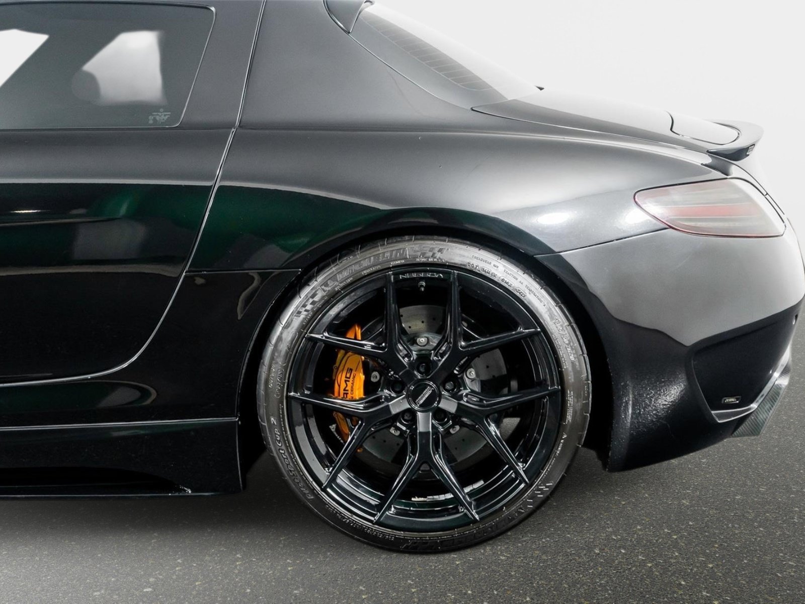 Used 2011 Mercedes-Benz SLS AMG Coupe image 16