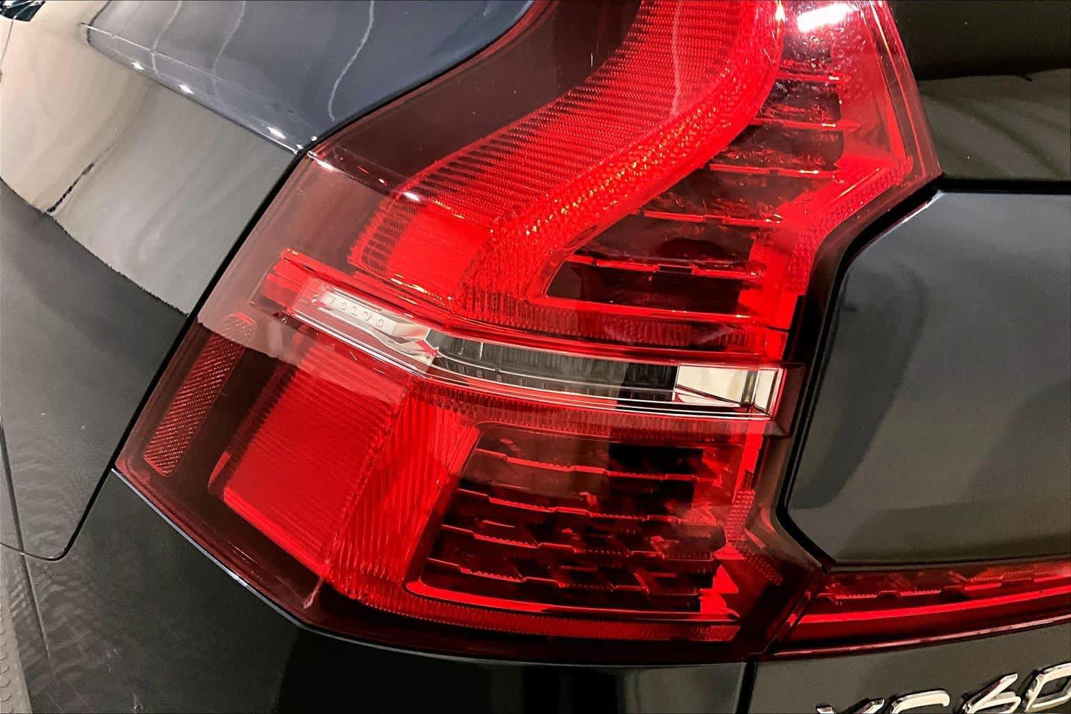Used 2022 Volvo XC60 B6 Inscription w/ Advanced Package AWD/4WD image 27