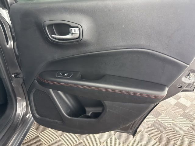 Used 2019 Jeep Compass Trailhawk AWD/4WD image 27