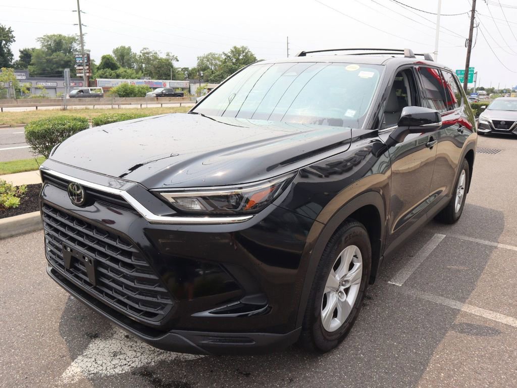 Used 2025 Toyota Grand Highlander AWD image 9