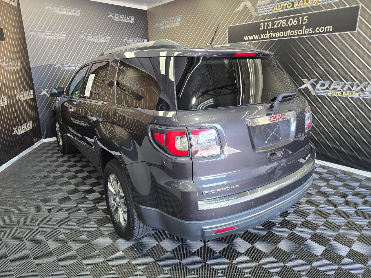 Used 2015 GMC Acadia SLT image 9