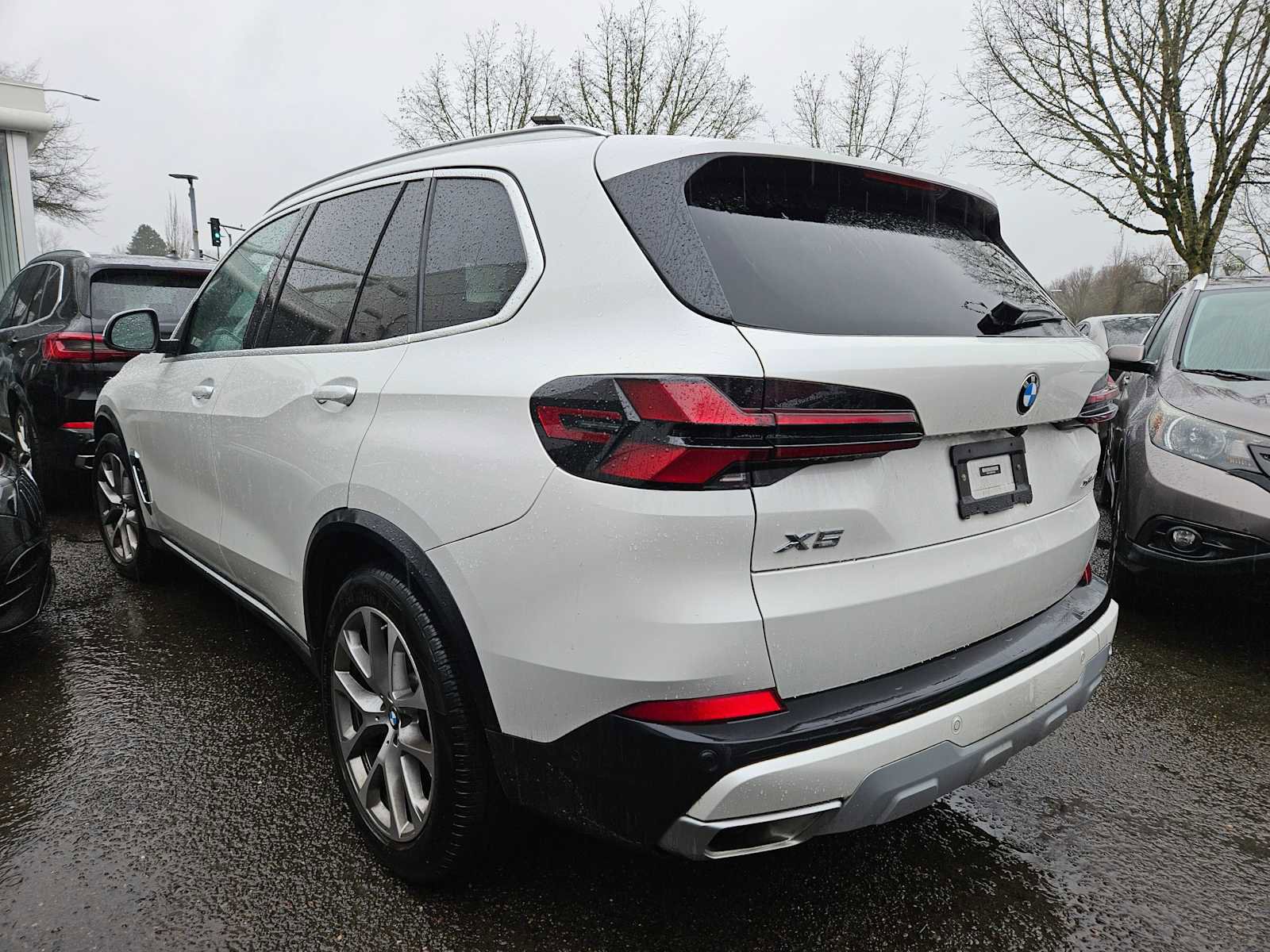 Used 2024 BMW X5 xDrive40i w/ Premium Package image 3