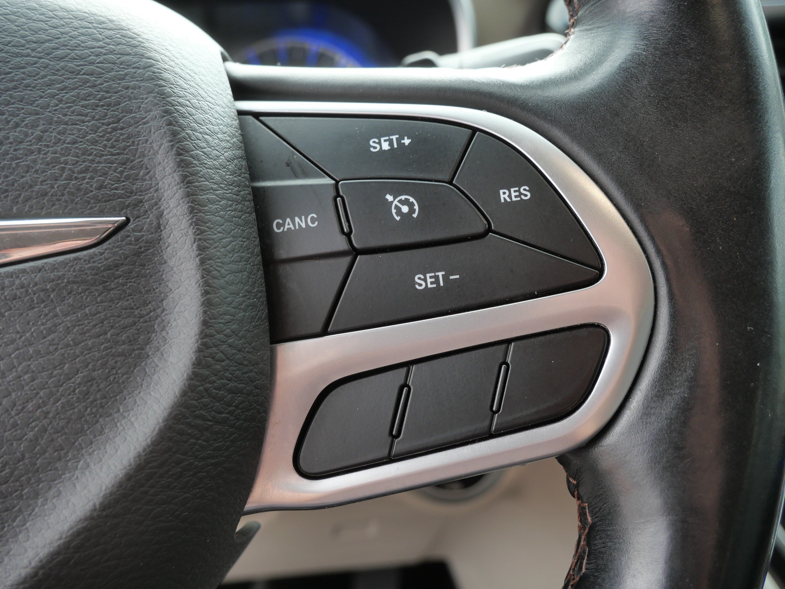 Used 2018 Chrysler Pacifica Touring-L Plus FWD image 29