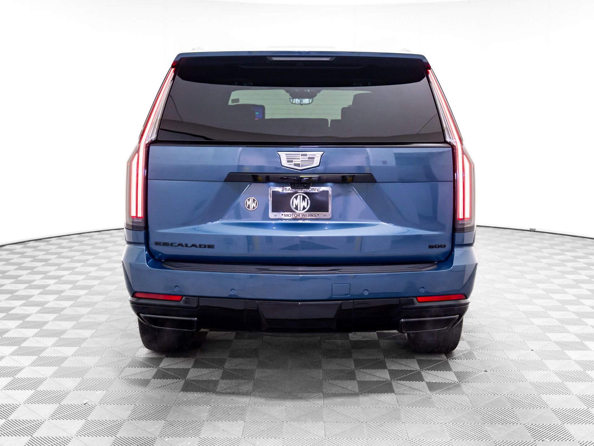 Used 2025 Cadillac Escalade Sport Platinum w/ LPO, ONYX Package AWD/4WD image 4