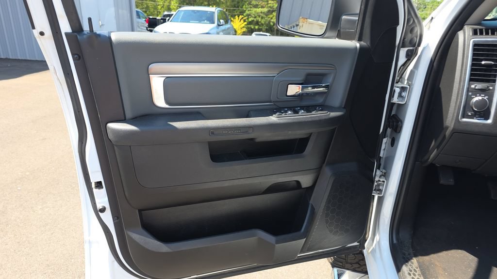 Used 2021 RAM 1500 Classic SLT AWD/4WD image 12