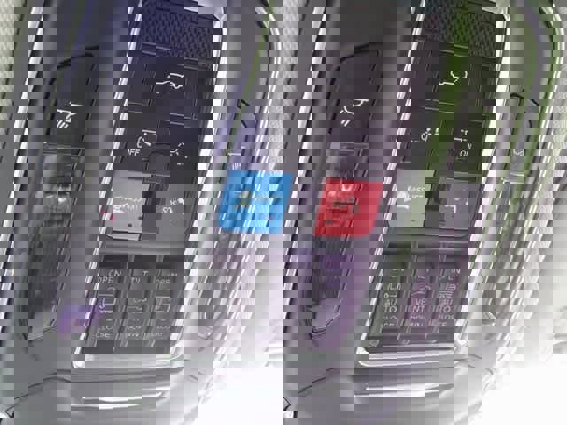 Used 2023 Jeep Grand Cherokee Limited image 38