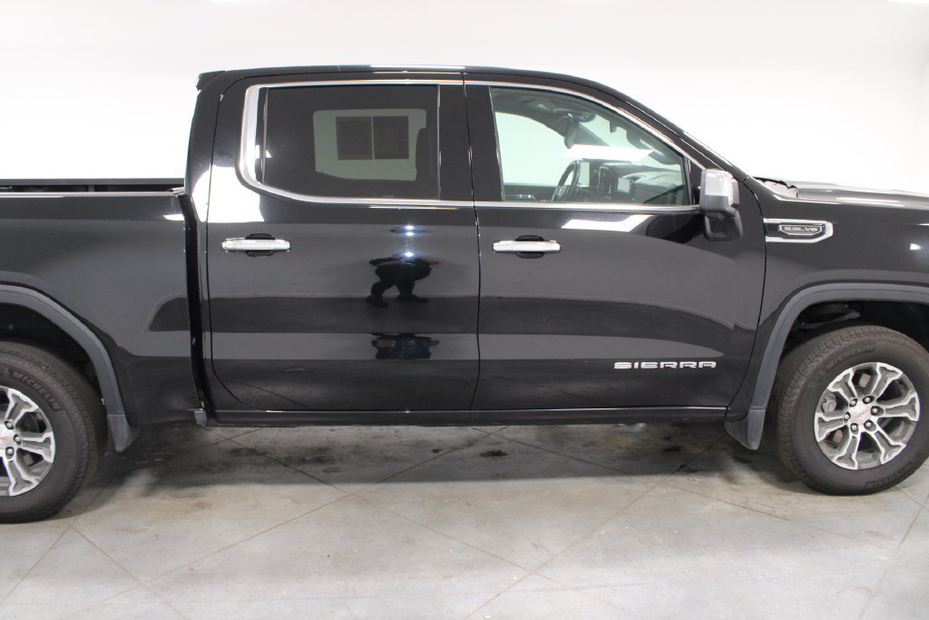 Used 2024 GMC Sierra 1500 SLT AWD/4WD image 11