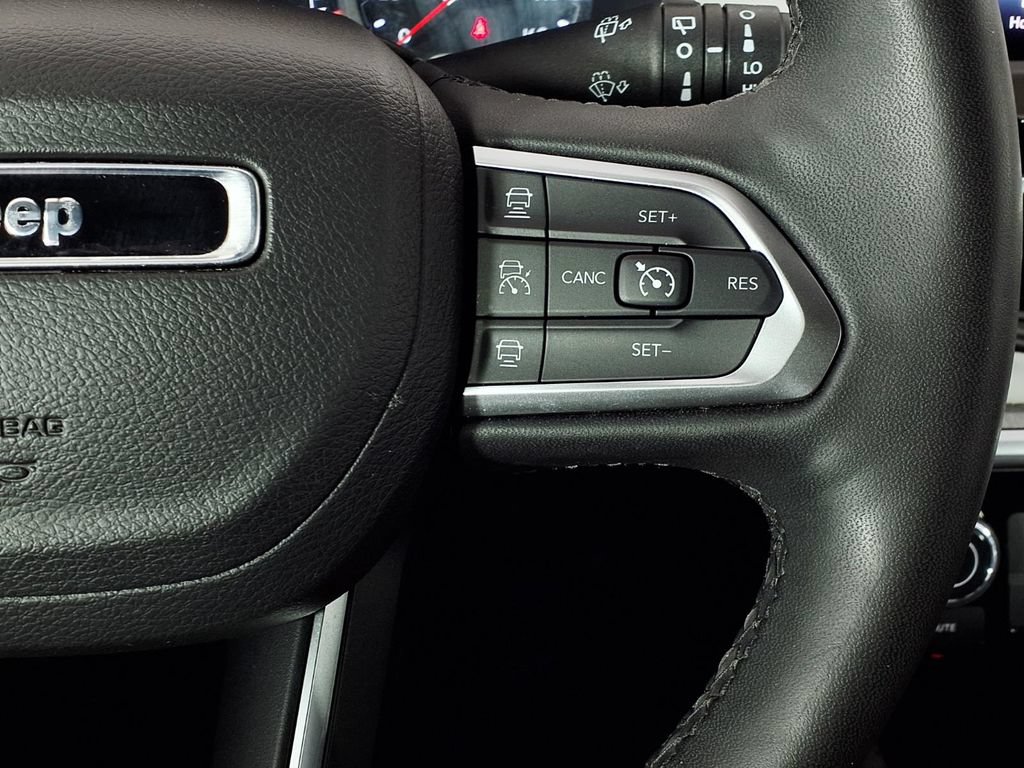 Used 2025 Jeep Compass Limited AWD/4WD image 19