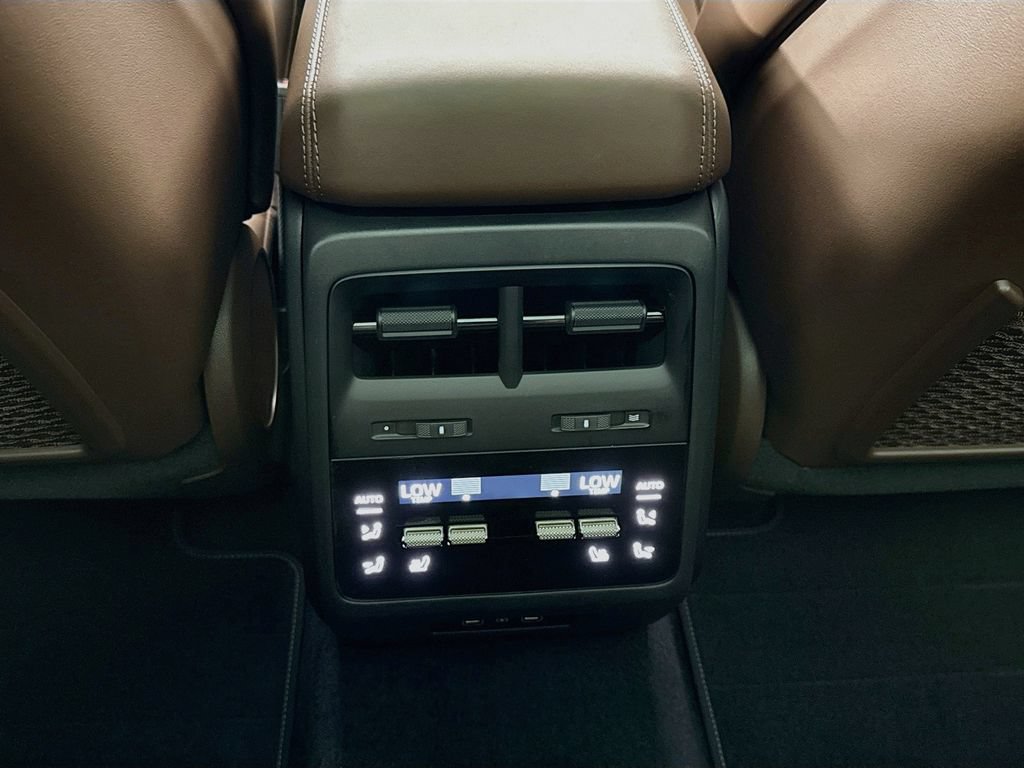 New 2026 Porsche Macan Turbo Electric AWD/4WD image 27