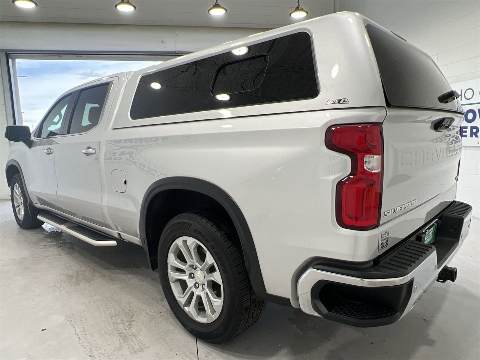 Used 2022 Chevrolet Silverado 1500 LTZ w/ Z71 Off-Road Package image 6