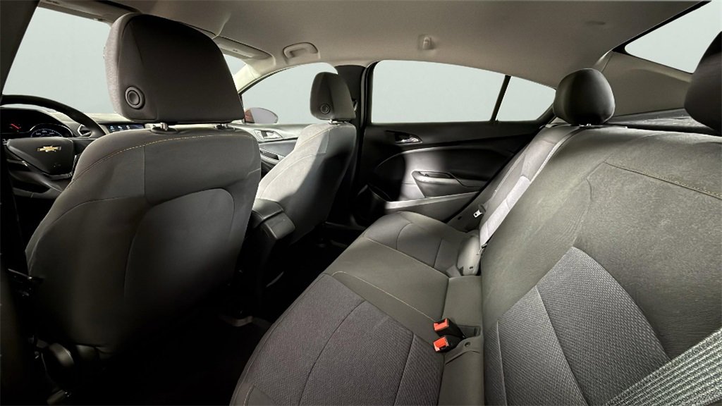 Used 2018 Chevrolet Cruze LS image 25