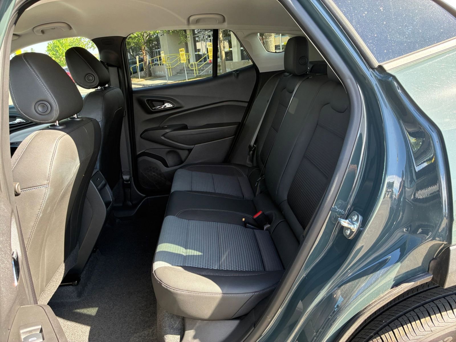 Used 2025 Chevrolet Trax LT image 24