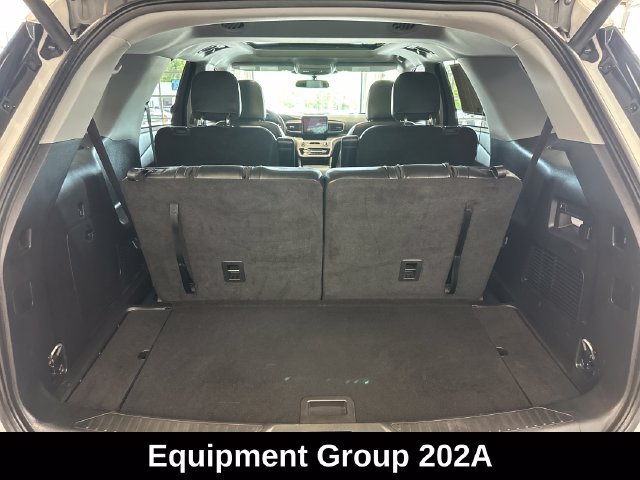 Used 2023 Ford Explorer XLT w/ Equipment Group 202A AWD/4WD image 8
