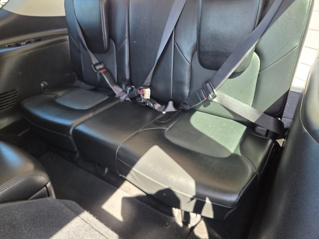 Used 2022 Nissan Armada SL w/ Captain's Chairs Package AWD/4WD image 15