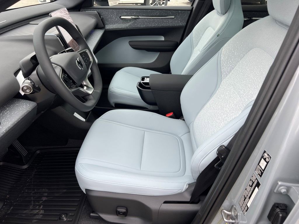 New 2026 Volvo EX30 Ultra w/ Protection Package Premier image 17