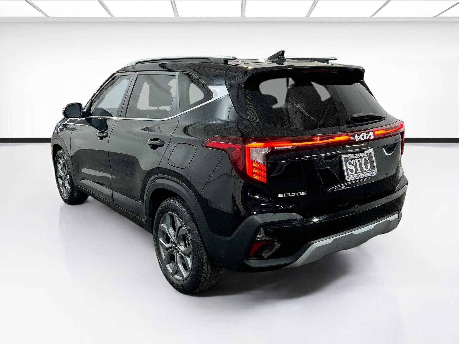 Used 2024 Kia Seltos S AWD/4WD image 6