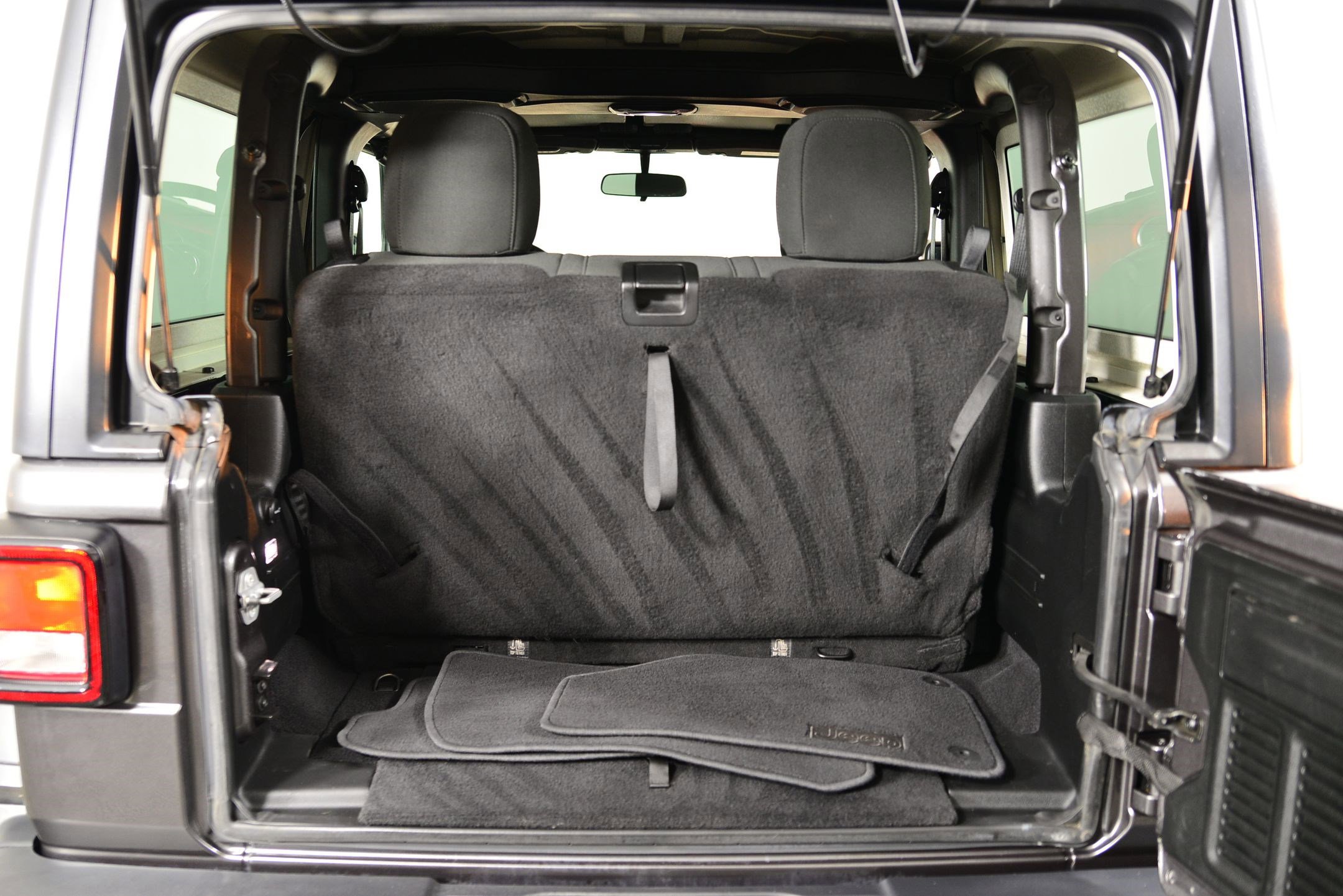 Used 2018 Jeep Wrangler Rubicon w/ Cold Weather Group image 23