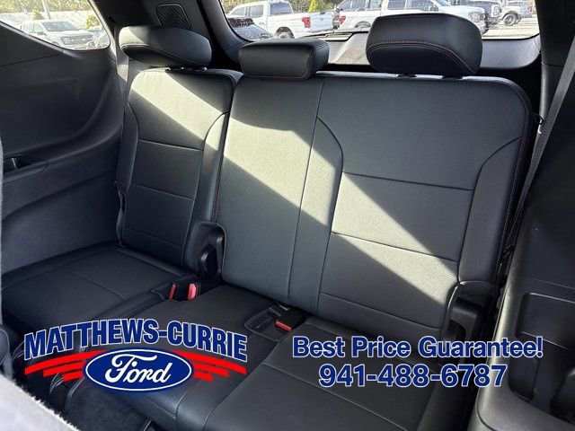 Used 2024 Chevrolet Traverse RS w/ LPO, Floor Liner Package FWD image 19