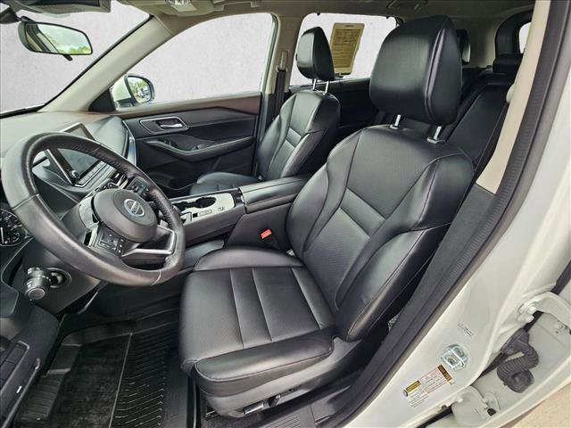 Used 2021 Nissan Rogue SV w/ Premium Package image 15