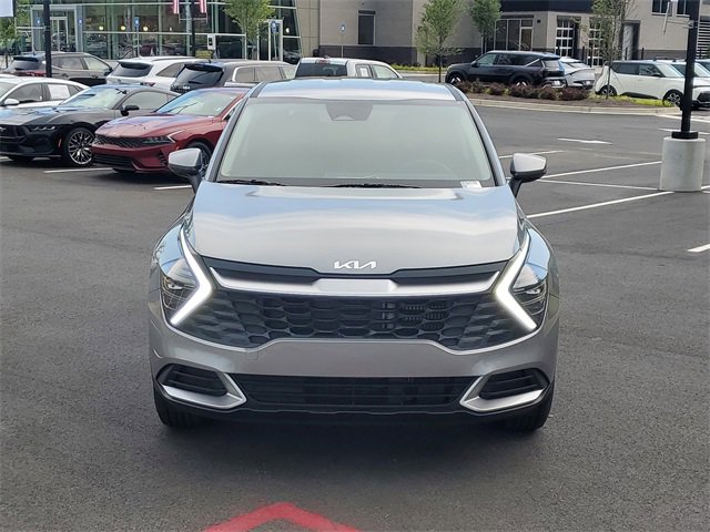 New 2025 Kia Sportage LX image 2