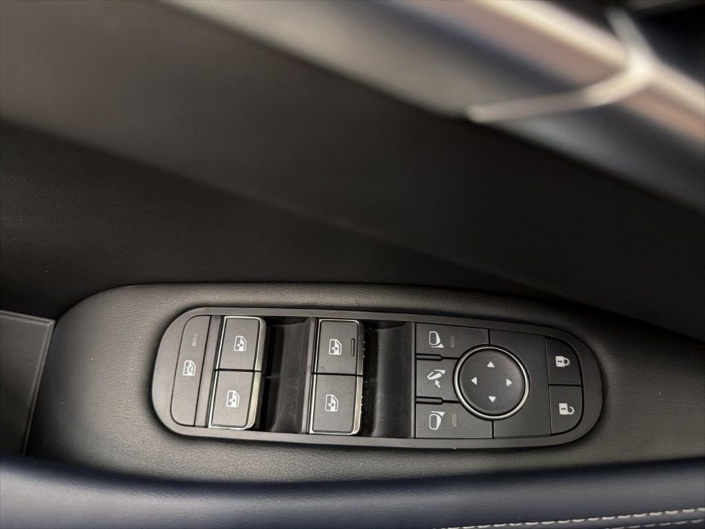 Certified 2026 INFINITI QX60 Sport w/ Dark Cargo Package image 15