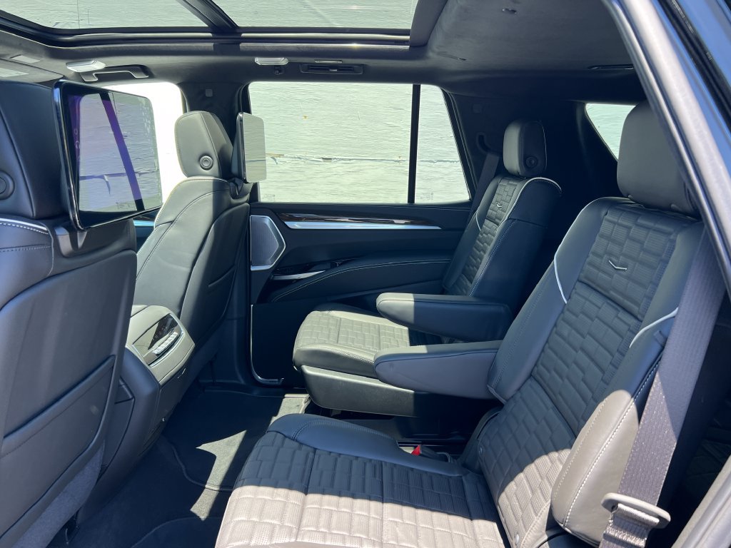 New 2026 Cadillac Escalade Platinum Luxury AWD/4WD image 17