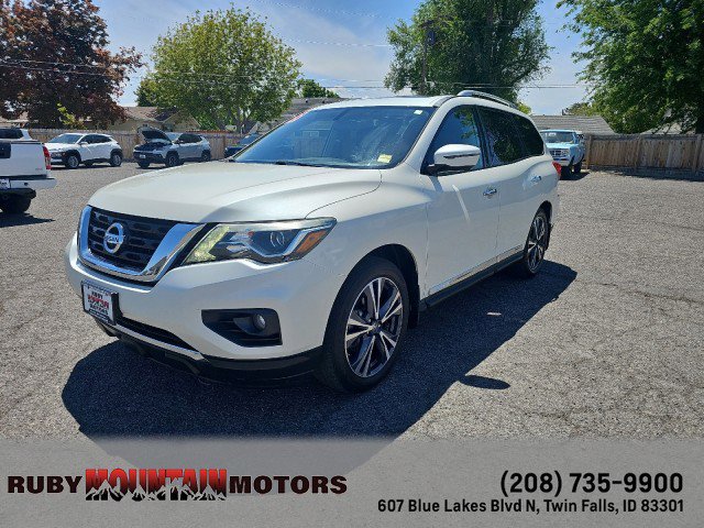 Used 2018 Nissan Pathfinder Platinum FWD image 3