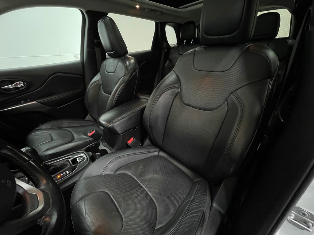 Used 2019 Jeep Cherokee Limited w/ Luxury Group image 14