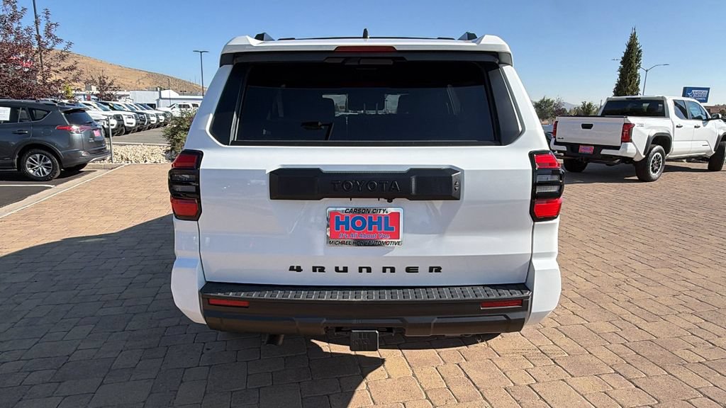 Used 2025 Toyota 4Runner SR5 AWD/4WD image 4