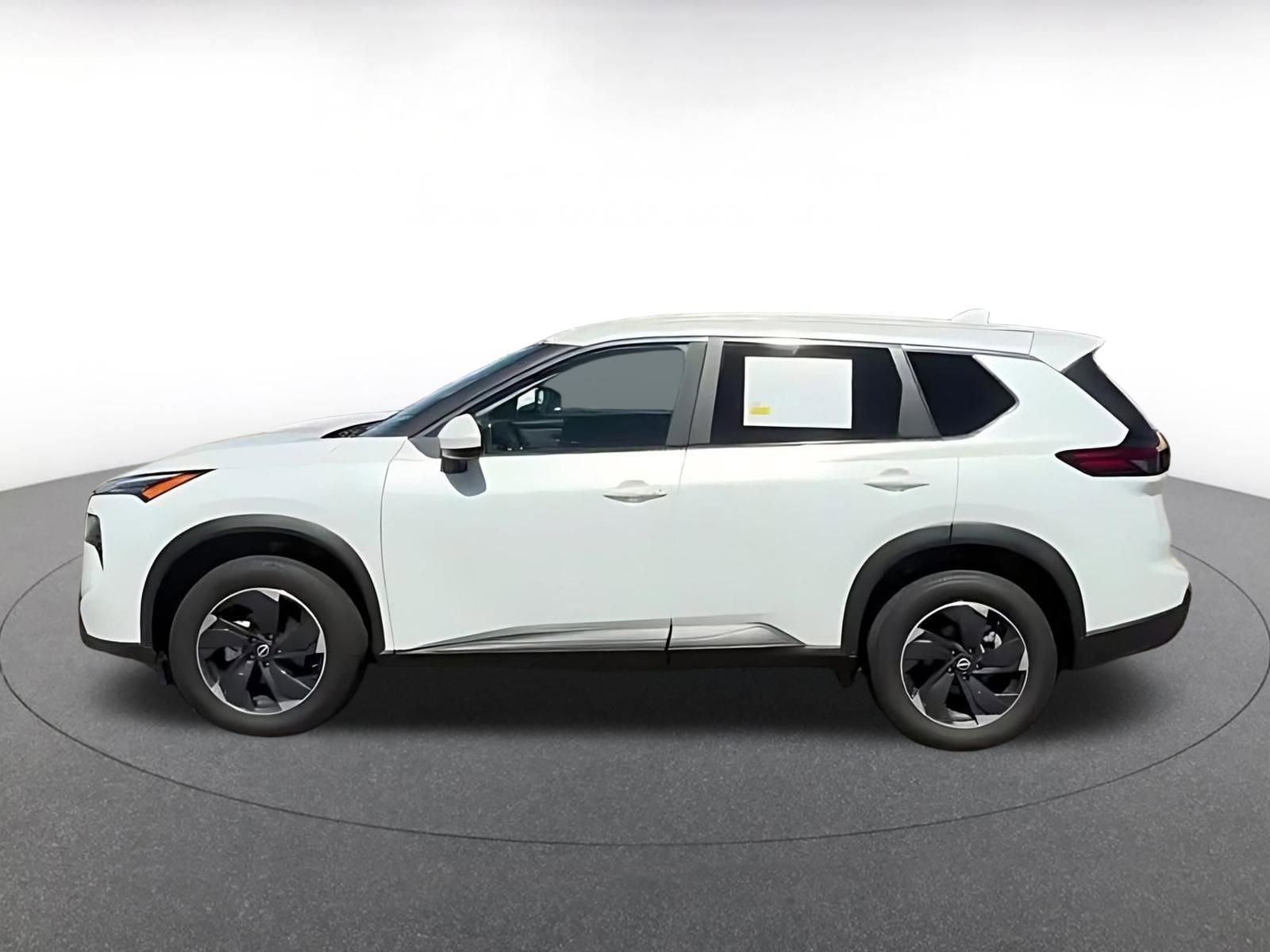 Used 2024 Nissan Rogue SV AWD/4WD image 8