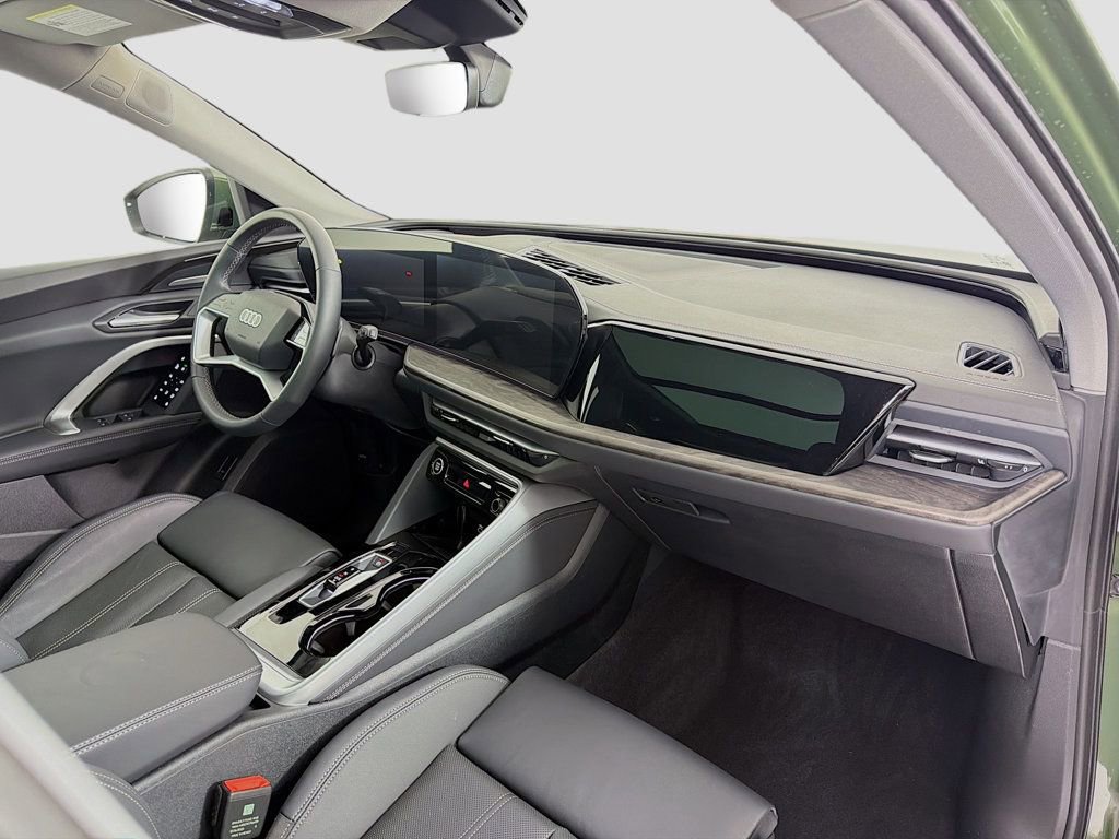 Used 2025 Audi Q5 Premium Plus w/ Premium Plus AWD/4WD image 31