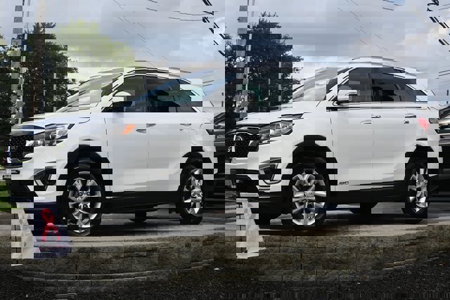 Used 2016 Kia Sorento LX w/ LX Convenience Package