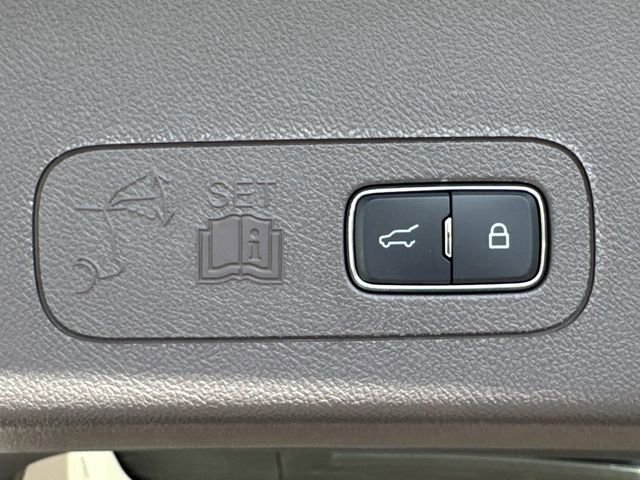 Used 2020 Lincoln Aviator Reserve w/ Equipment Group 201A image 16