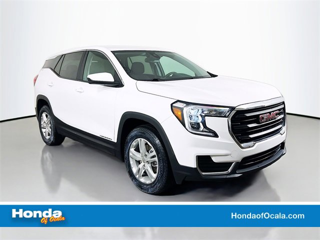 Used 2024 GMC Terrain SLE image 1