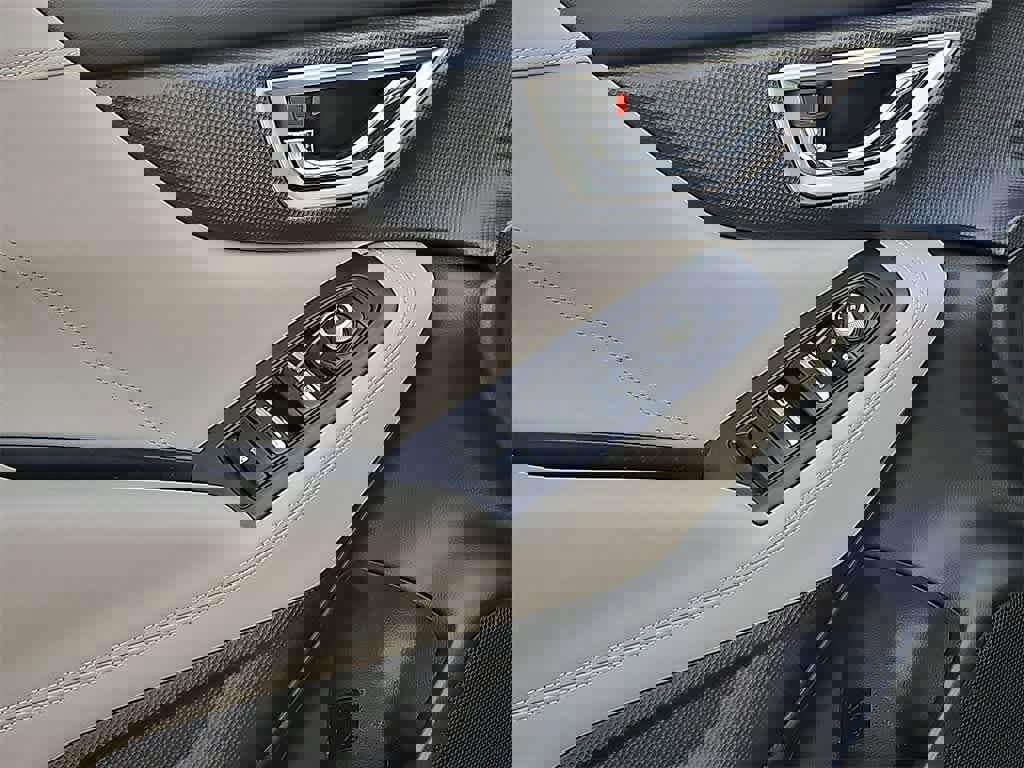 Used 2021 Subaru Forester Limited image 10